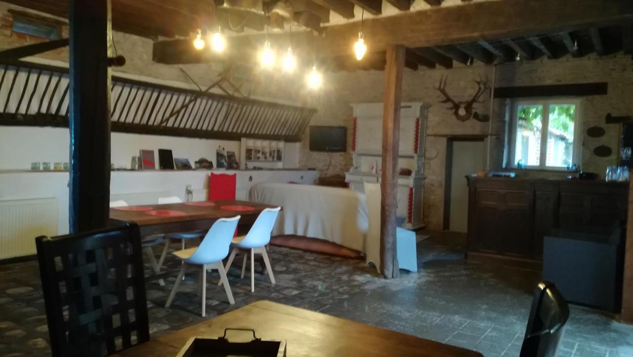 La Ferme De L'Isle Et Sa Roulotte Bed and Breakfast Avaray Eksteriør billede